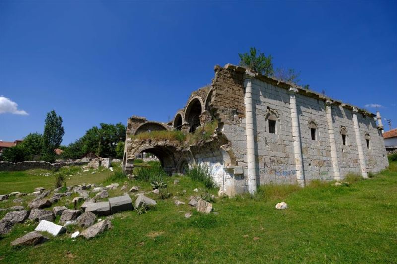 Akdagmadeni 'nde Tarihi kilisenin restorasyonu iin alisma baslatildi